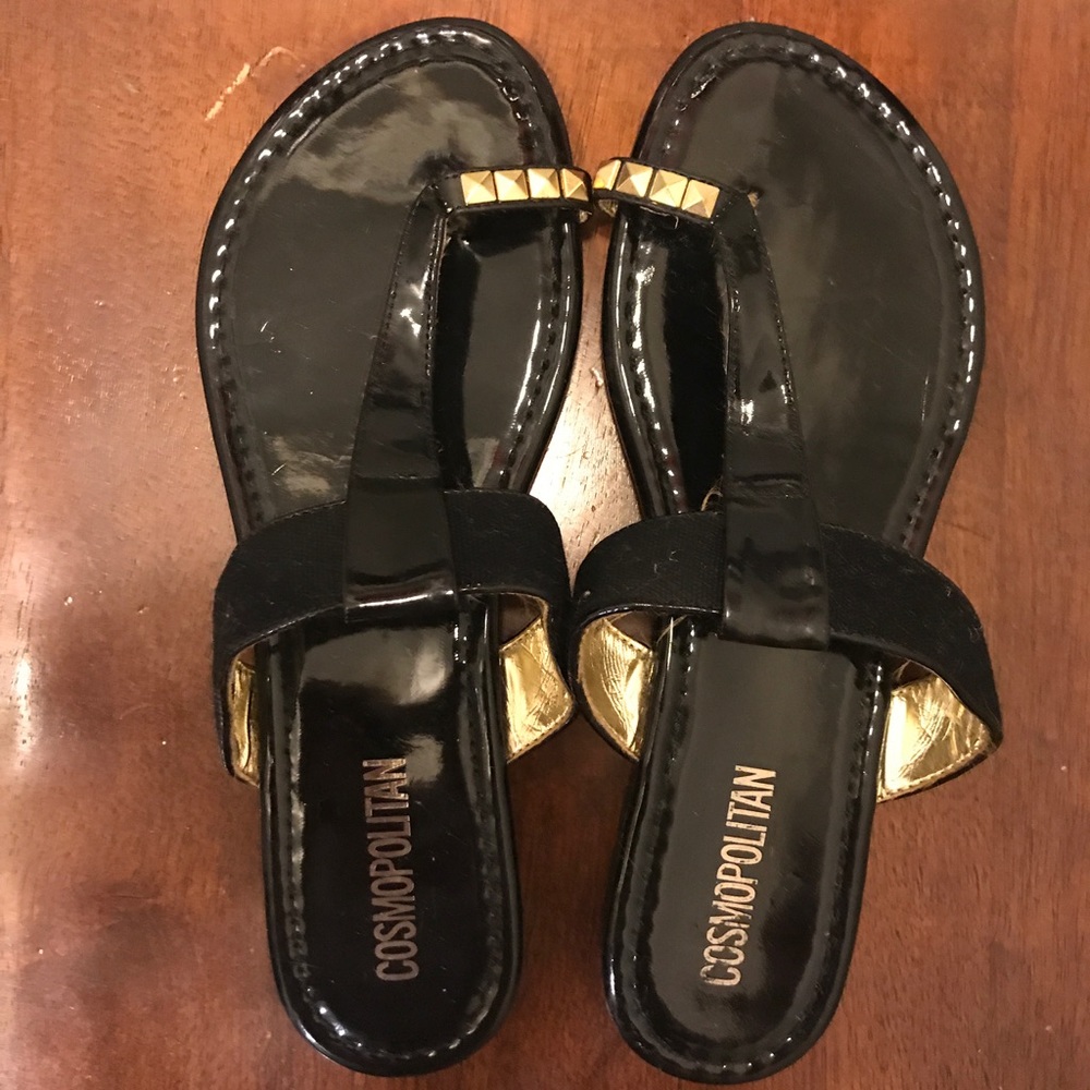 Cosmopolitan toe flip flop